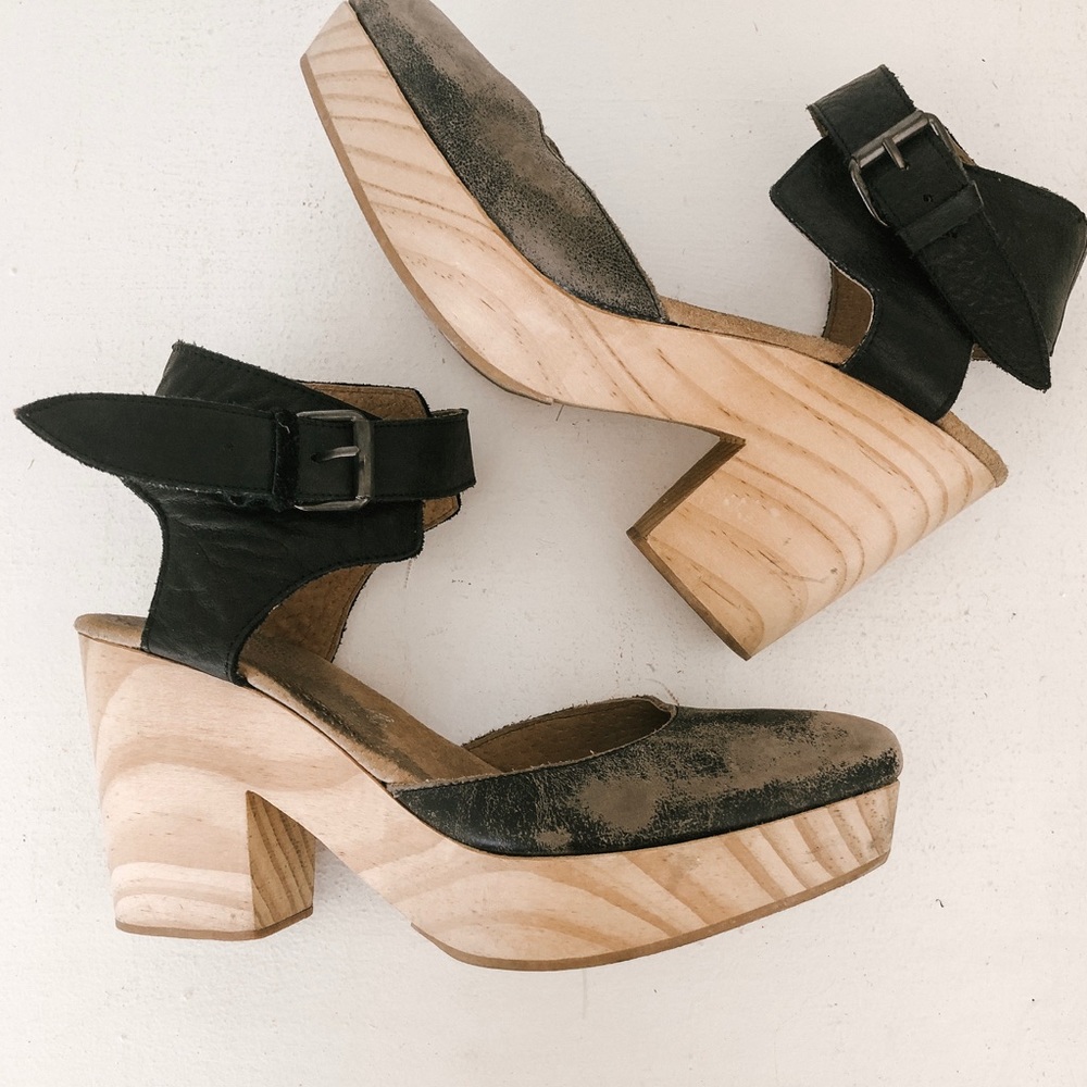 Free People tarnishes Clogs